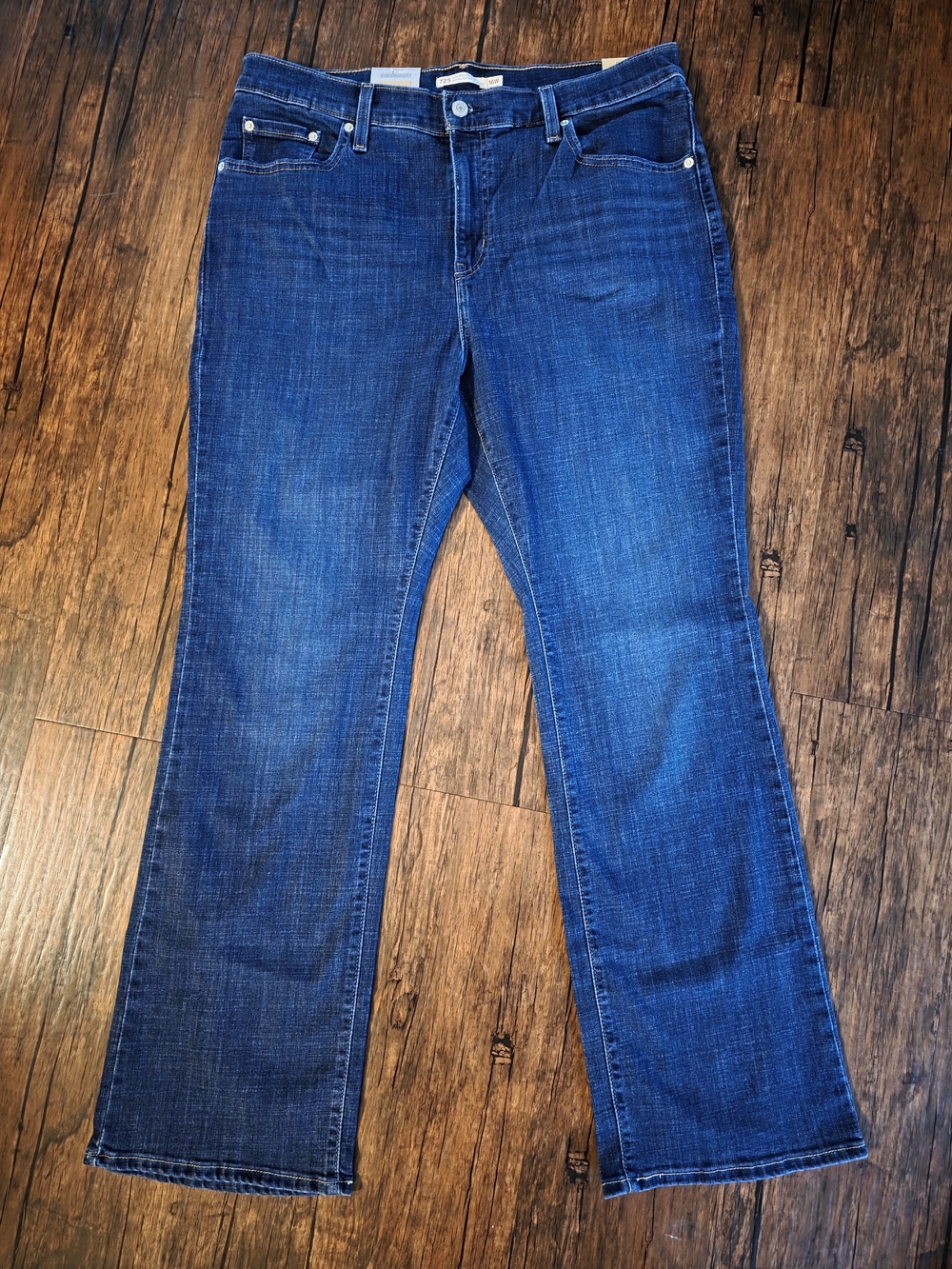 NWT Levi’s 725 High Rise Bootcut Jeans Women’s Size 16M Stellar Stretch